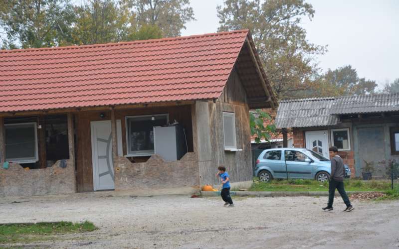 Romsko naselje, Krušče