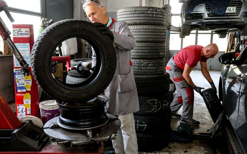 zimska-oprema, menjava, pnevmatika, guma