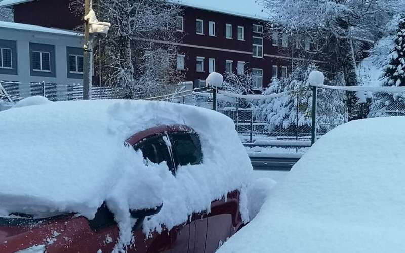 sneg, žerjav