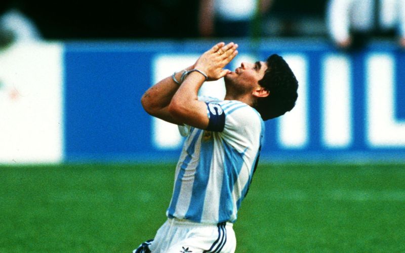 592-13-maradona 1 (OBREZ).jpg