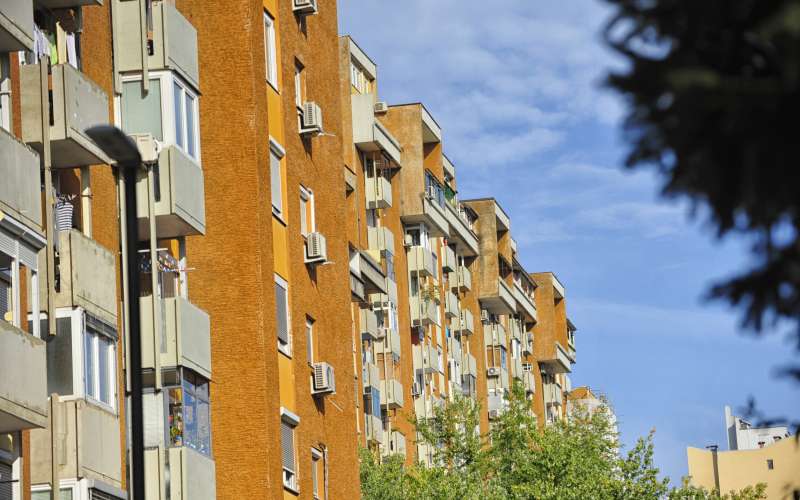 stanovanjski blok.JPG