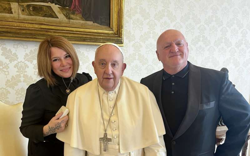 martin strel, papež frančišek, maya peron strel.jpg