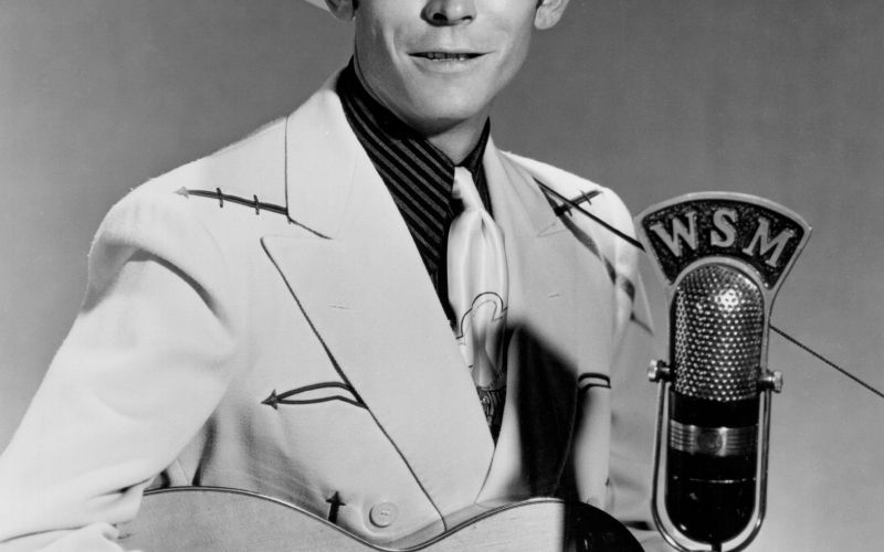 Hank Williams je bil prvi superzvezdnik country glasbe, čeprav je dočakal le 29 let.