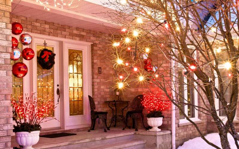 praznična dekoracija vrta, december, božič
