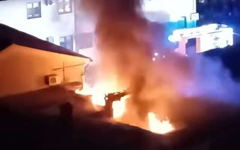 hiša, požar, koper.jpg