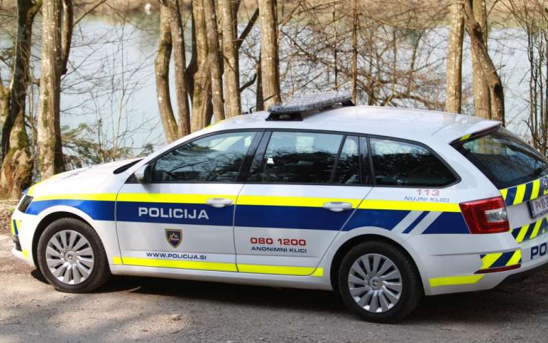 policija_avto_02.jpg