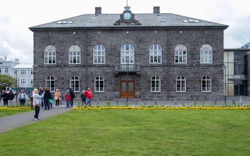 iceland-parlament.jpg