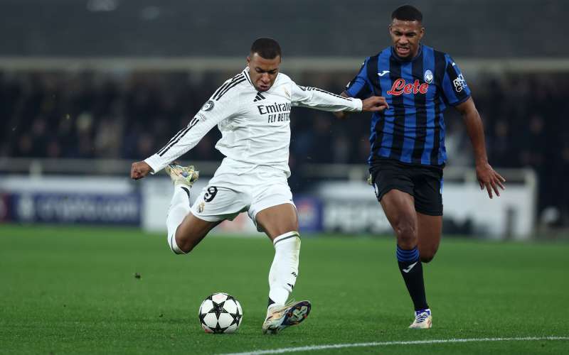 isak hien kylian mbappe.jpg