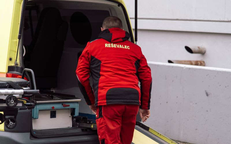 simbolična, reševalno-vozilo, reševalec, reševalci, prvi-posredovalci, rešilec