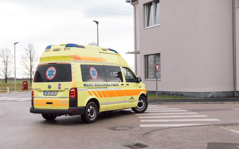 simbolična, reševalno-vozilo, reševalec, reševalci, prvi-posredovalci, rešilec