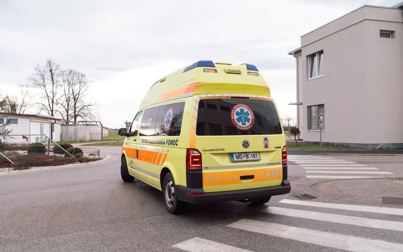 simbolična, reševalno-vozilo, reševalec, reševalci, prvi-posredovalci, rešilec