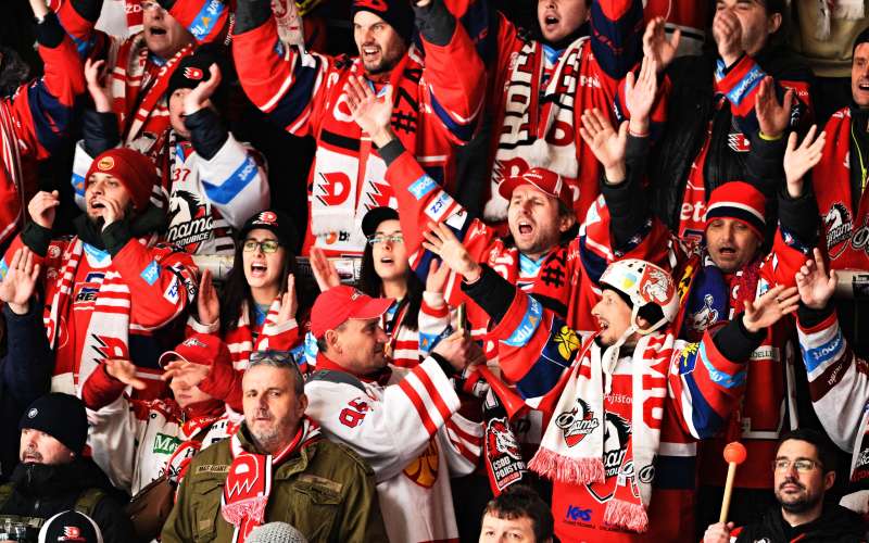 pardubice hokej navijaci 25 pm.jpg