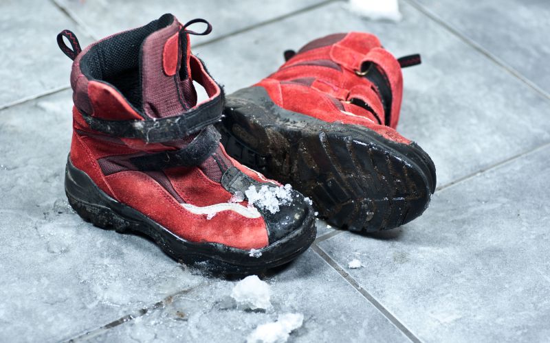 mokri čevlji, sneg, zimska obutev