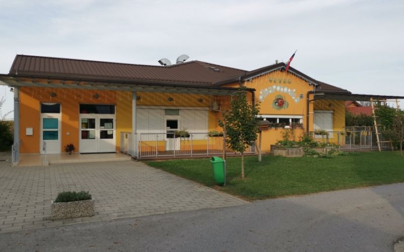 1601905160_kg_starse_vrtec_pikapolonica.jpg