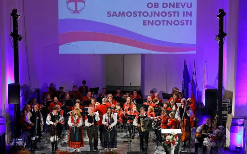 1735209043_cg_proslava_samostojnost_2.jpg