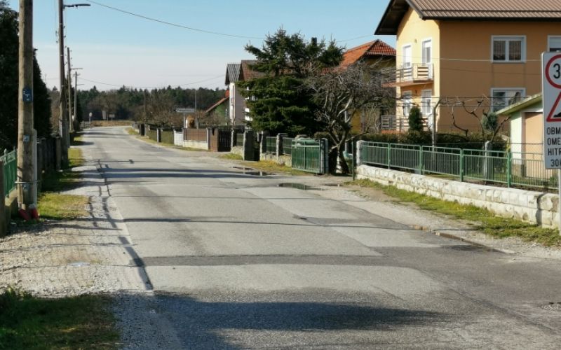 1584027852_kg_starse_cesta.jpg
