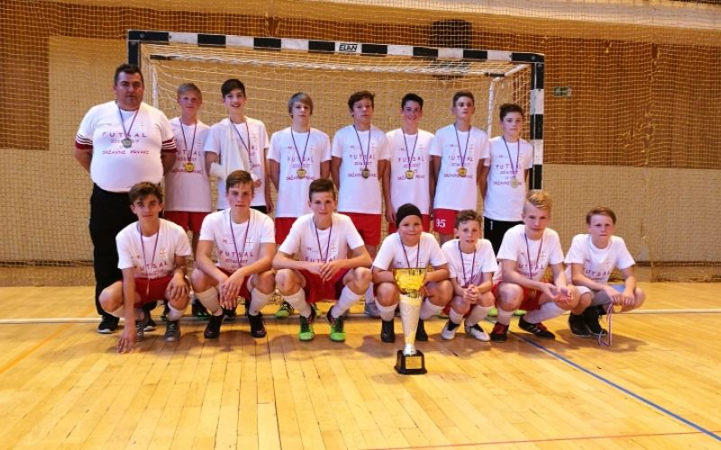 1495279410_futsal_fc_hisa_daril_ptuj_u-15_drzavni_prvaki_2017.jpg