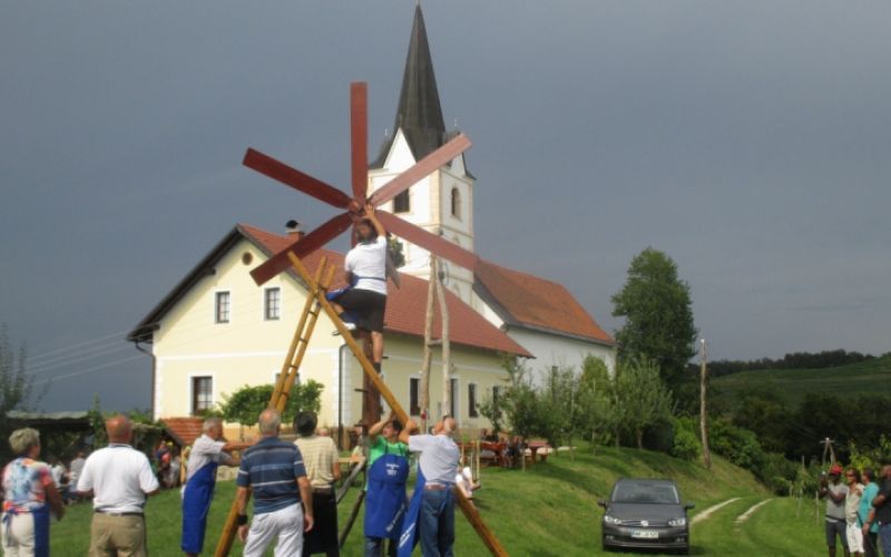 1565849015_sm-klopotec_1.jpg
