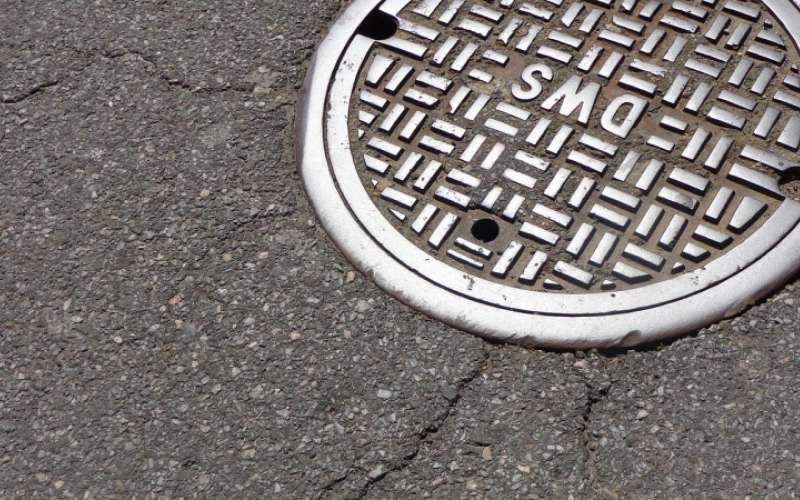 1727699878_manhole-1200923_1280.jpg