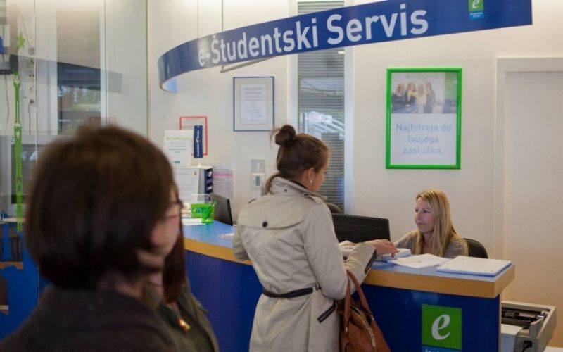 1502893023_studenti.jpg