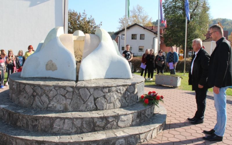 1572274732_mz_videm_komemoracija.jpg