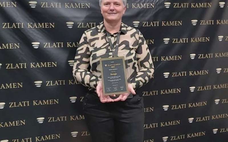 1677663362_kozje_zlati_kamen_lezeče.jpg