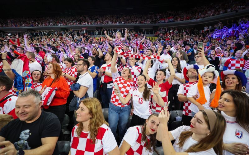 hrvaška navijači.jpg