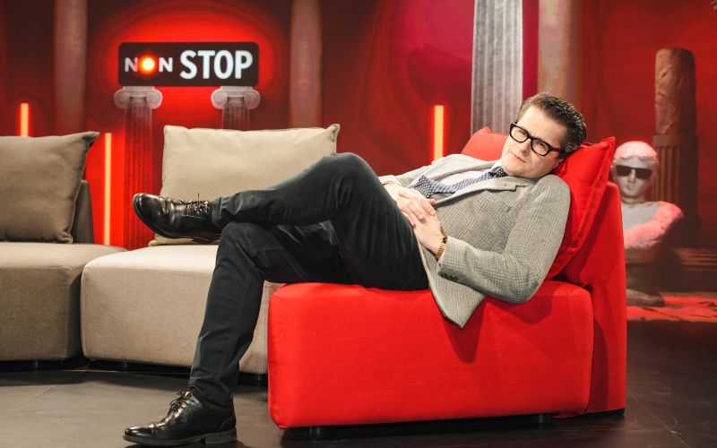 Jure Godler se je na snemanju več kot očitno imel res dobro.