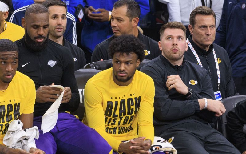 luka dončić lebron james.jpg