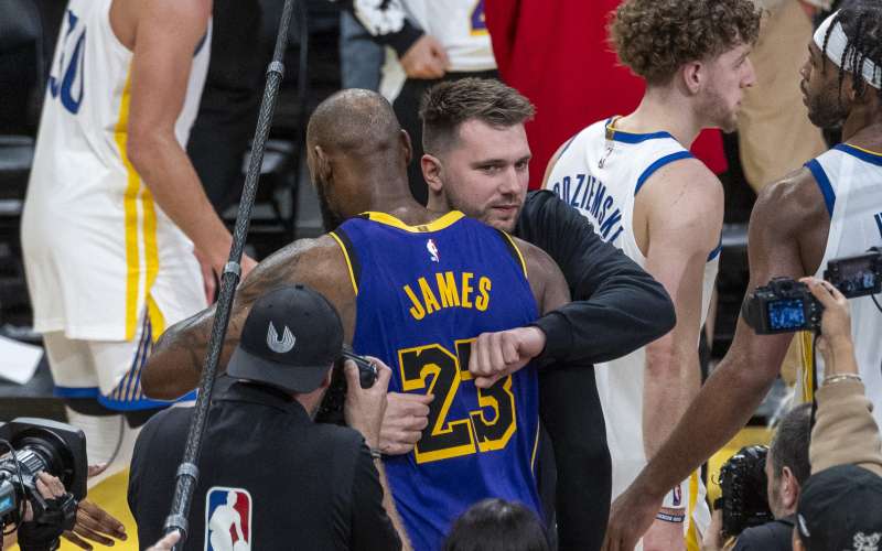 luka doncic lebron james.jpg