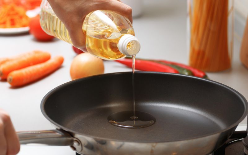 olje, jedilno olje, ponev