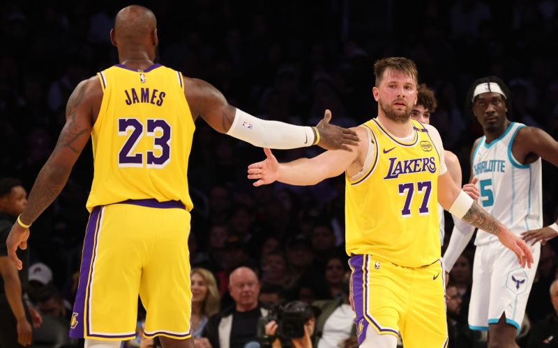 luka doncic lebron james.jpg
