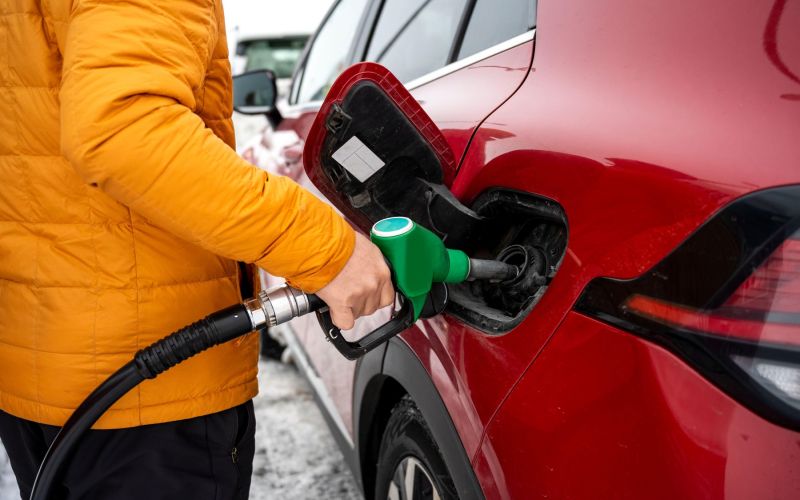 gorivo bencin nafta točenje goriva