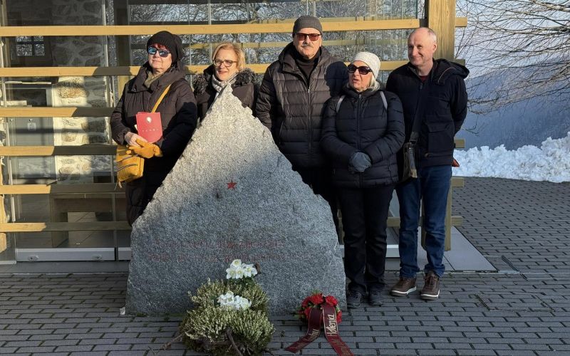 branje poezije Kajuh.jpg