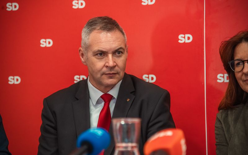 tiskovna-konferenca-sd, social-demokrati, jevšek, židan, anželj