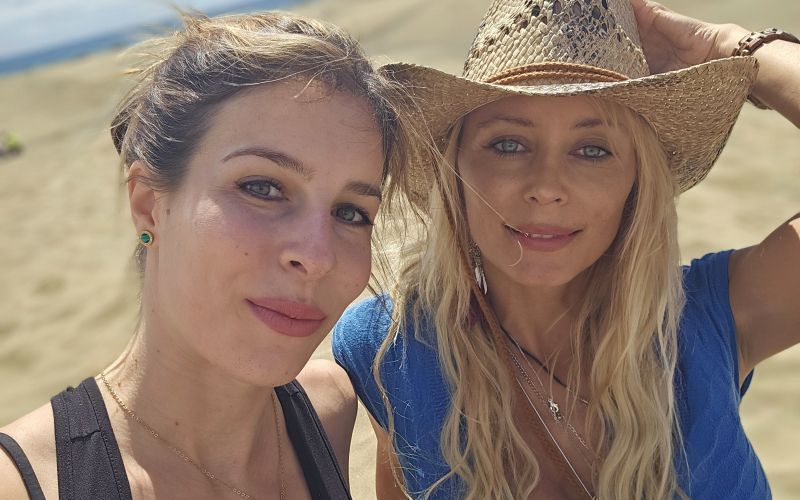 Lea in Maja v prečudovitem okolju Velikega Kanarskega otoka.