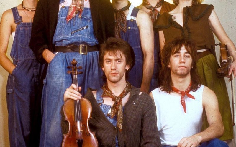 Dexys Midnight Runners so bili precej nenavadna in stalno se spreminjajoča zasedba pod vodstvom Kevi