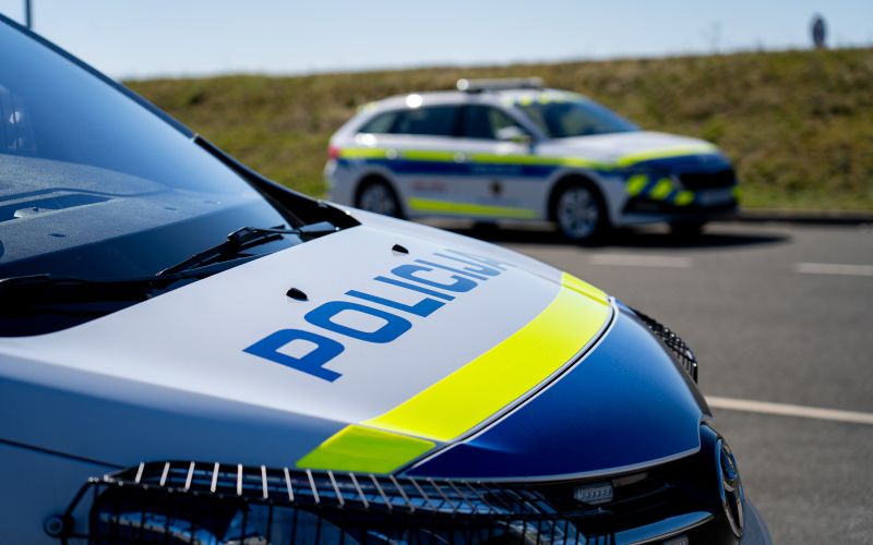 policija, simbolična, policijski-avto