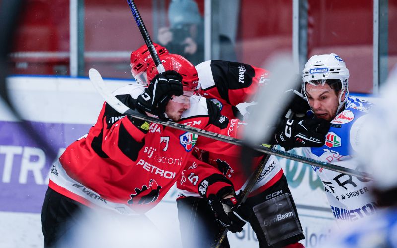 hokej jesenice cortina 25 af.jpg