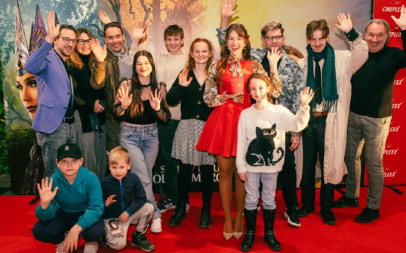 Sneguljčica - Sinhronizacijska ekipa si je prišla ogledat svoje delo.