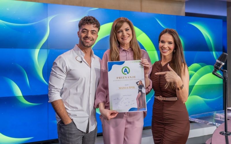 Aktualovci so ji podelili posebno priznanje za mamico z najbolj seksi nogami v Sloveniji.