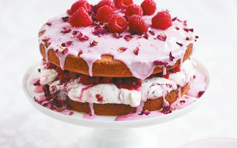 Malinova torta z rožno vodo