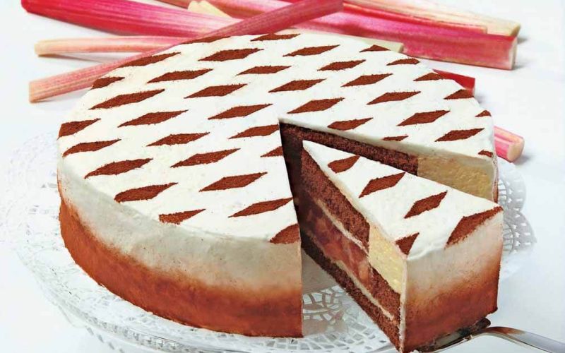 Rhabarber-Amarettotortegr. Bild, querProd. 05/032003 03 19