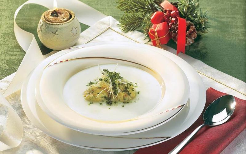 hrenova juha z zelenjavnimi cmoki