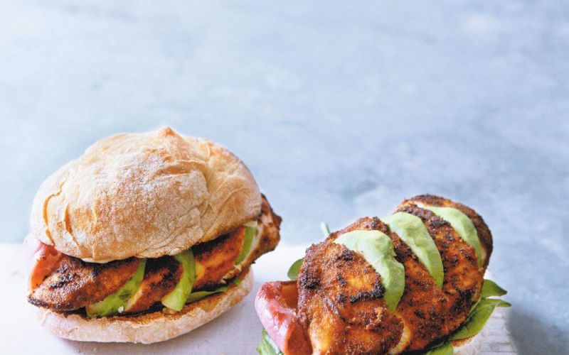 Piščančji burgerji po cajunsko