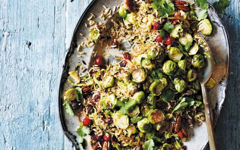 riz z brusnicami ohrovtom in orehi