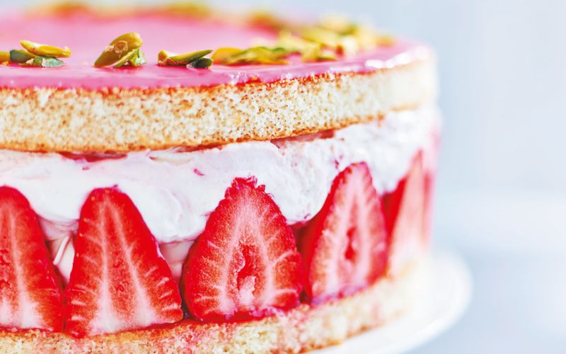 Hitra jagodna torta z bezgovim sirupom