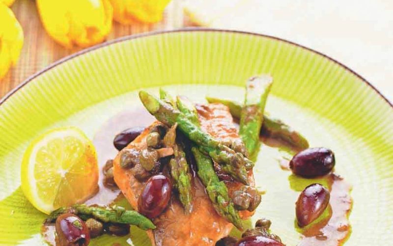 Waller mit Spargel, Kapern und Oliven