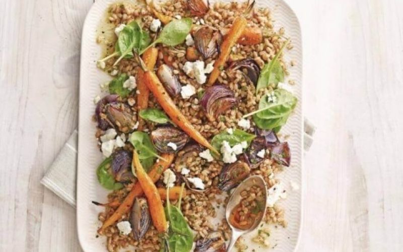 pirina-solata-s-pecenim-korenjem-in-sirom-feta_558x620_acf_cropped