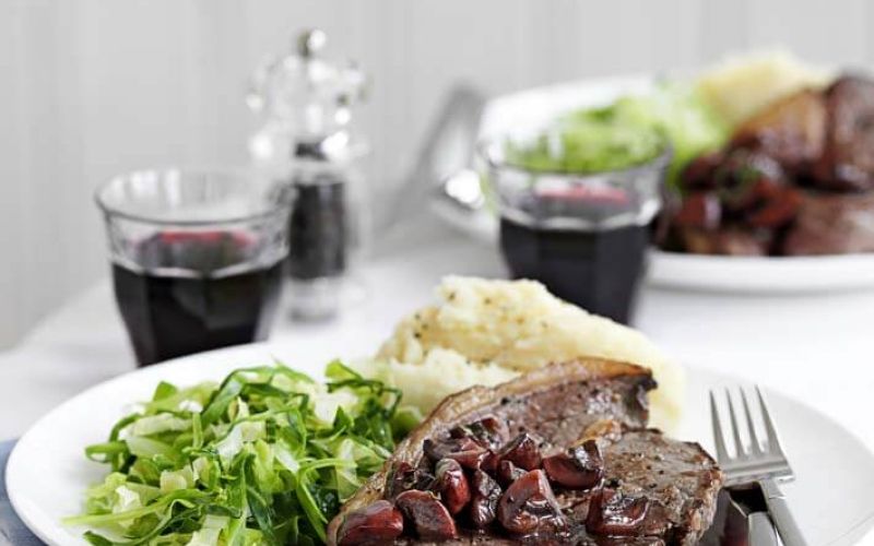 rump steak with quick mushroom and red wine sauce